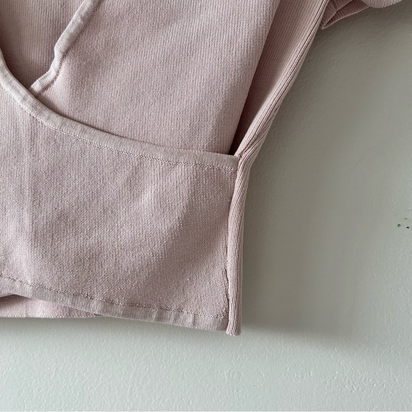 BABATON | Sculpt Knit Cross Front Crop Top - Picture 5 of 5
